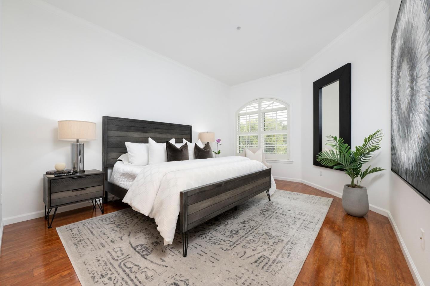 111 Saint Matthews Avenue 402