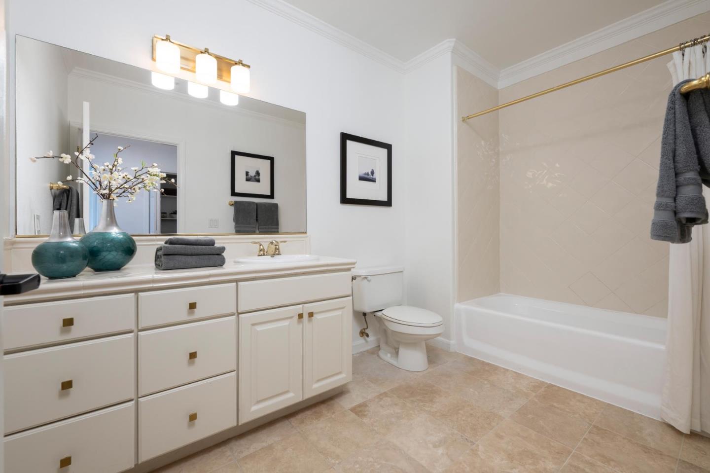 111 Saint Matthews Avenue 402