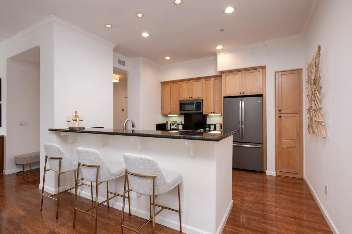 111 Saint Matthews Avenue 402