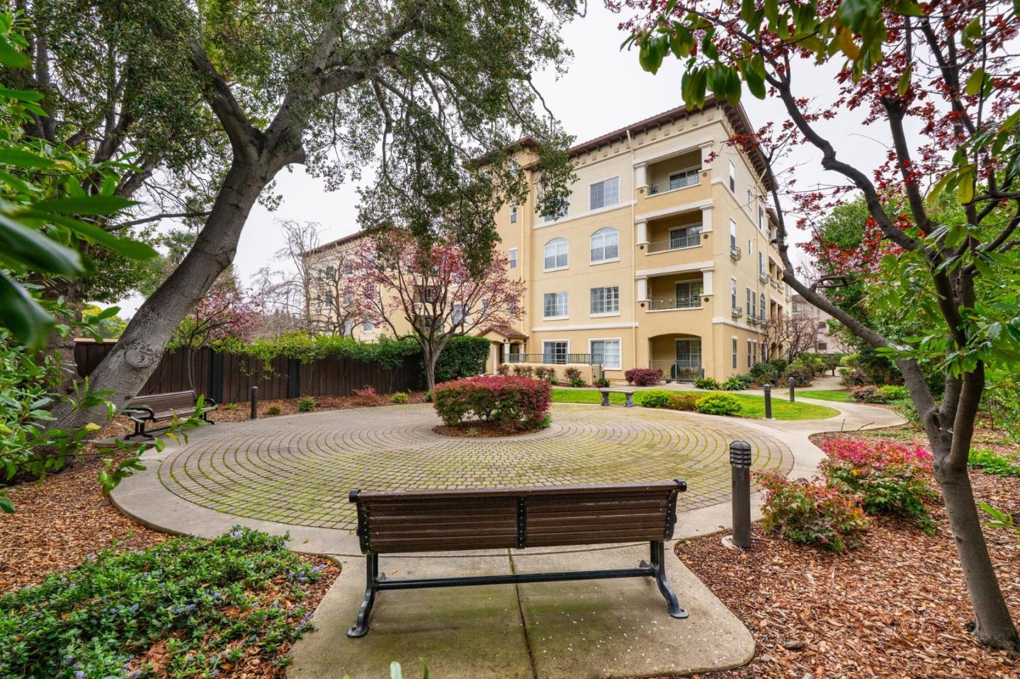 111 Saint Matthews Avenue 402