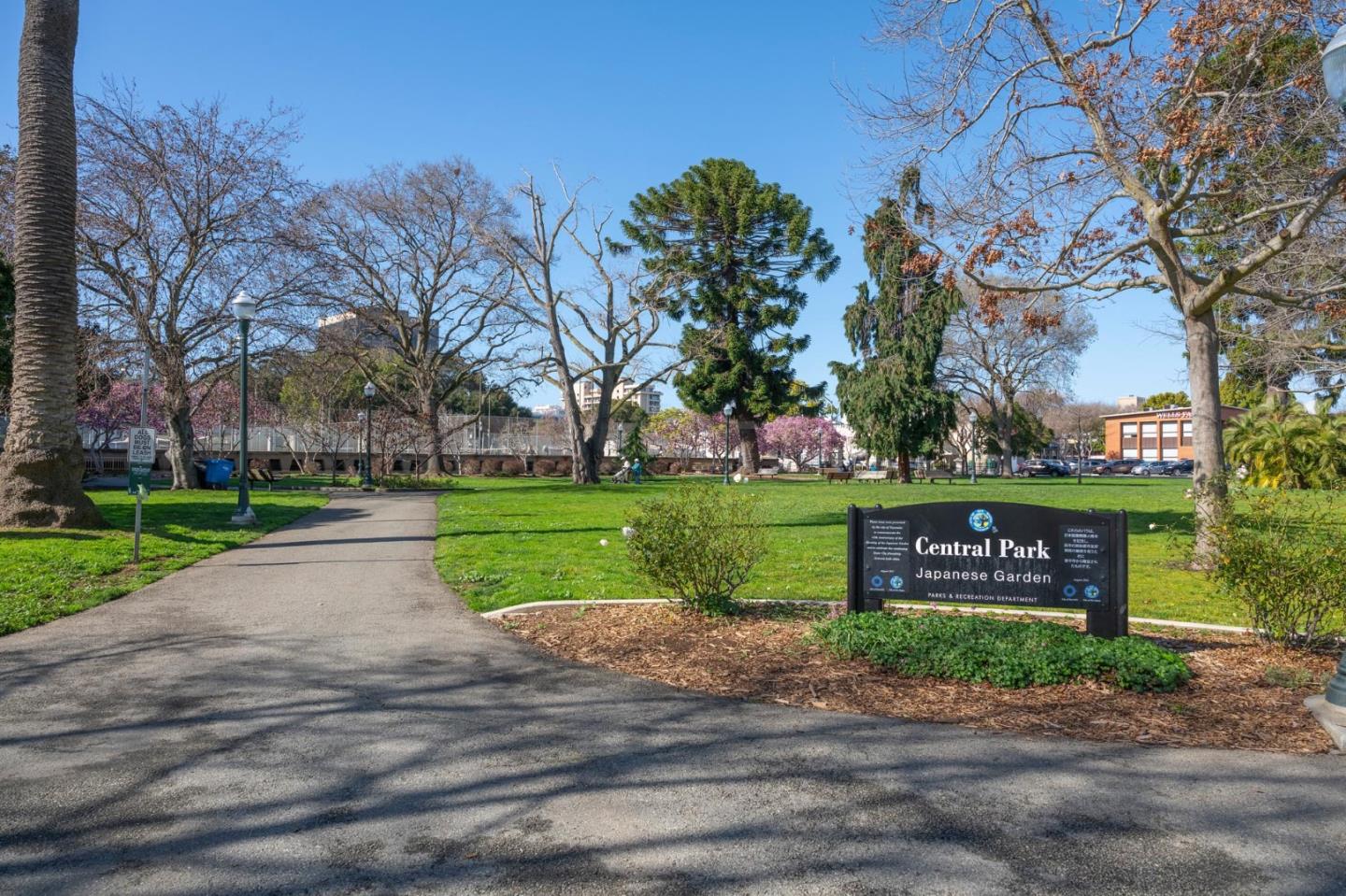 111 Saint Matthews Avenue 402