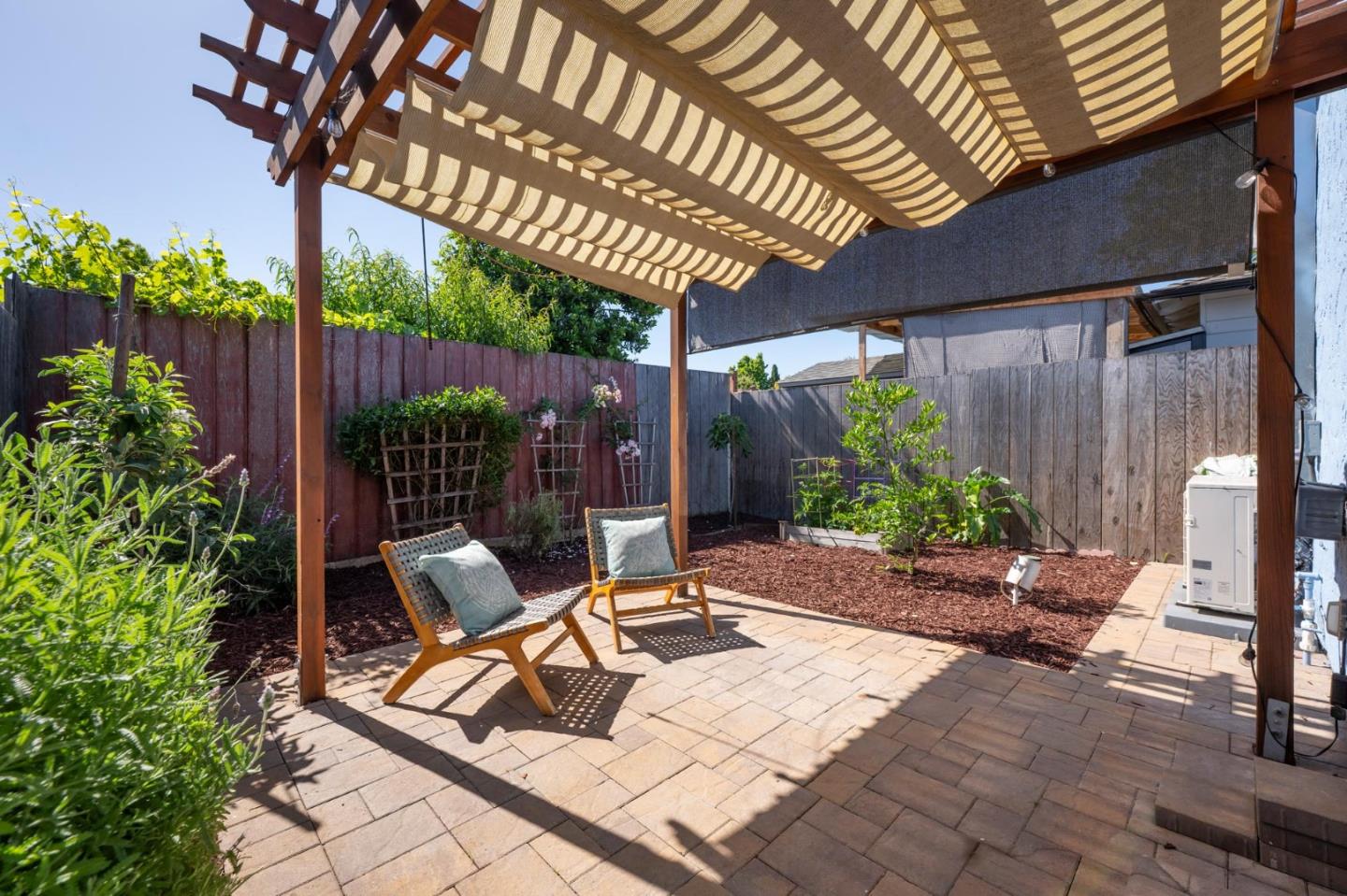 536 Stanford Avenue