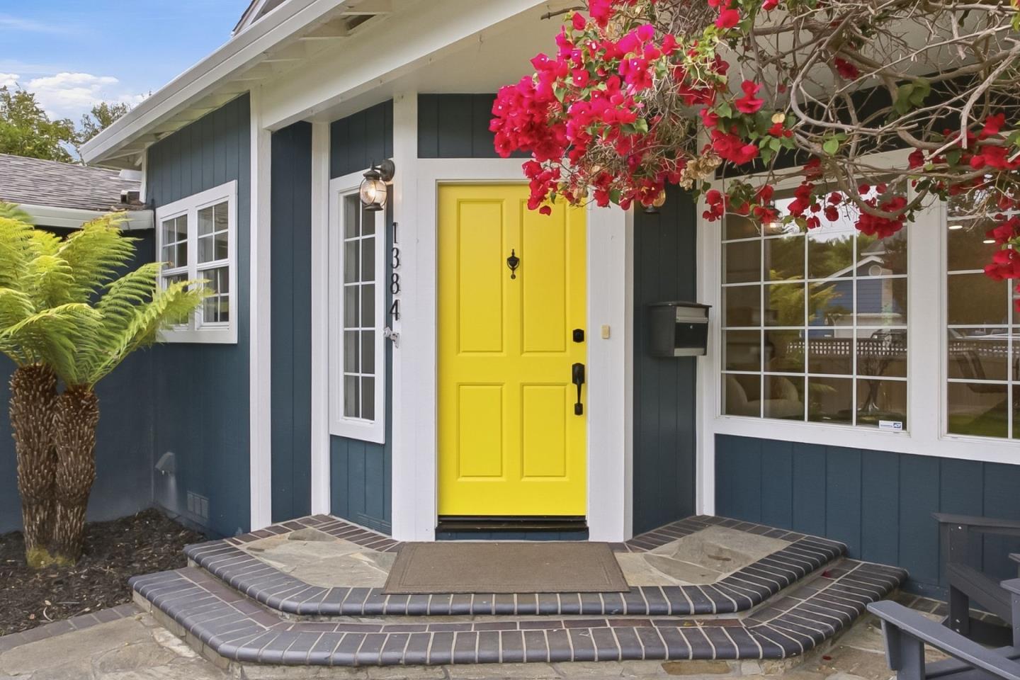 1384 Peralta RD