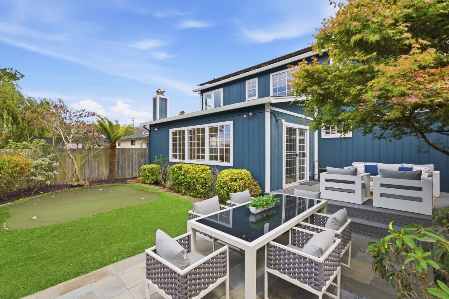 1384 Peralta RD