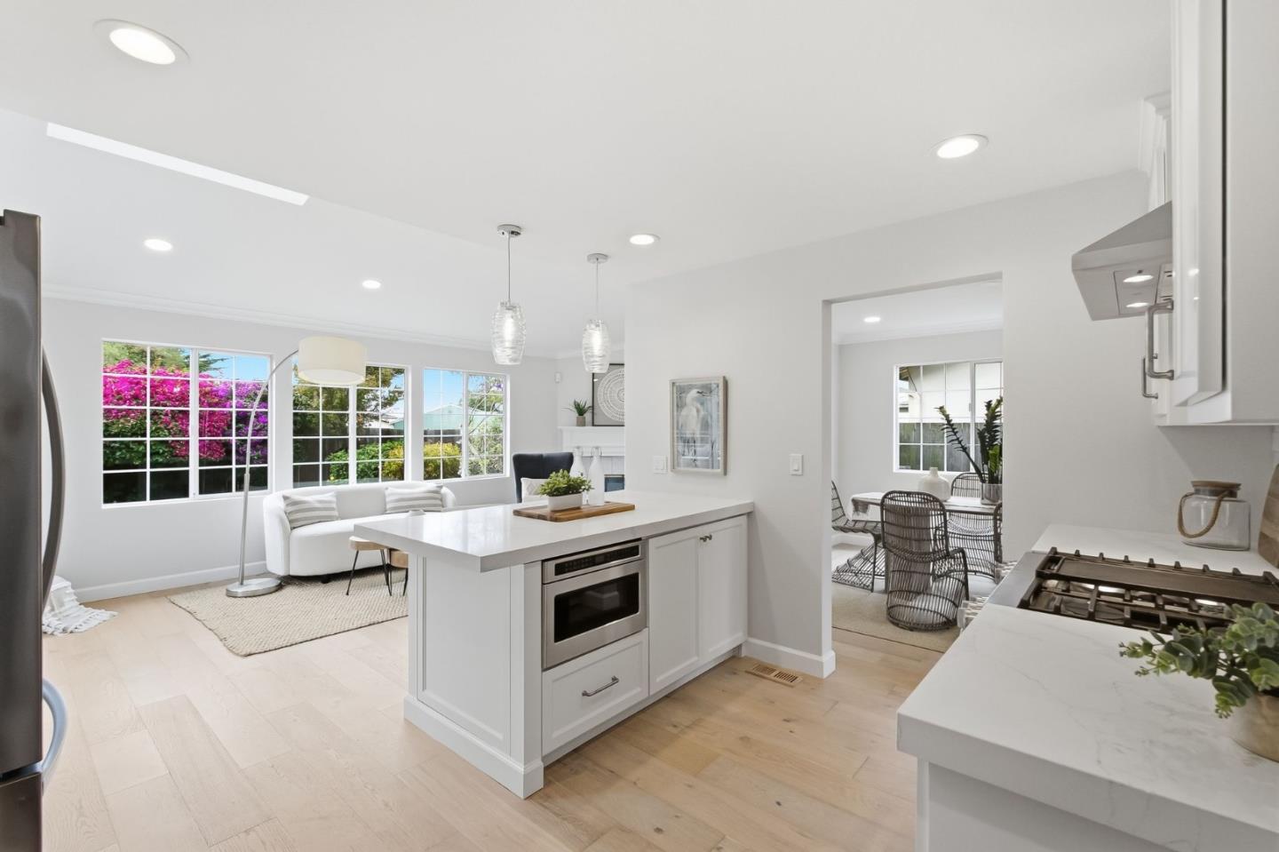 1384 Peralta RD