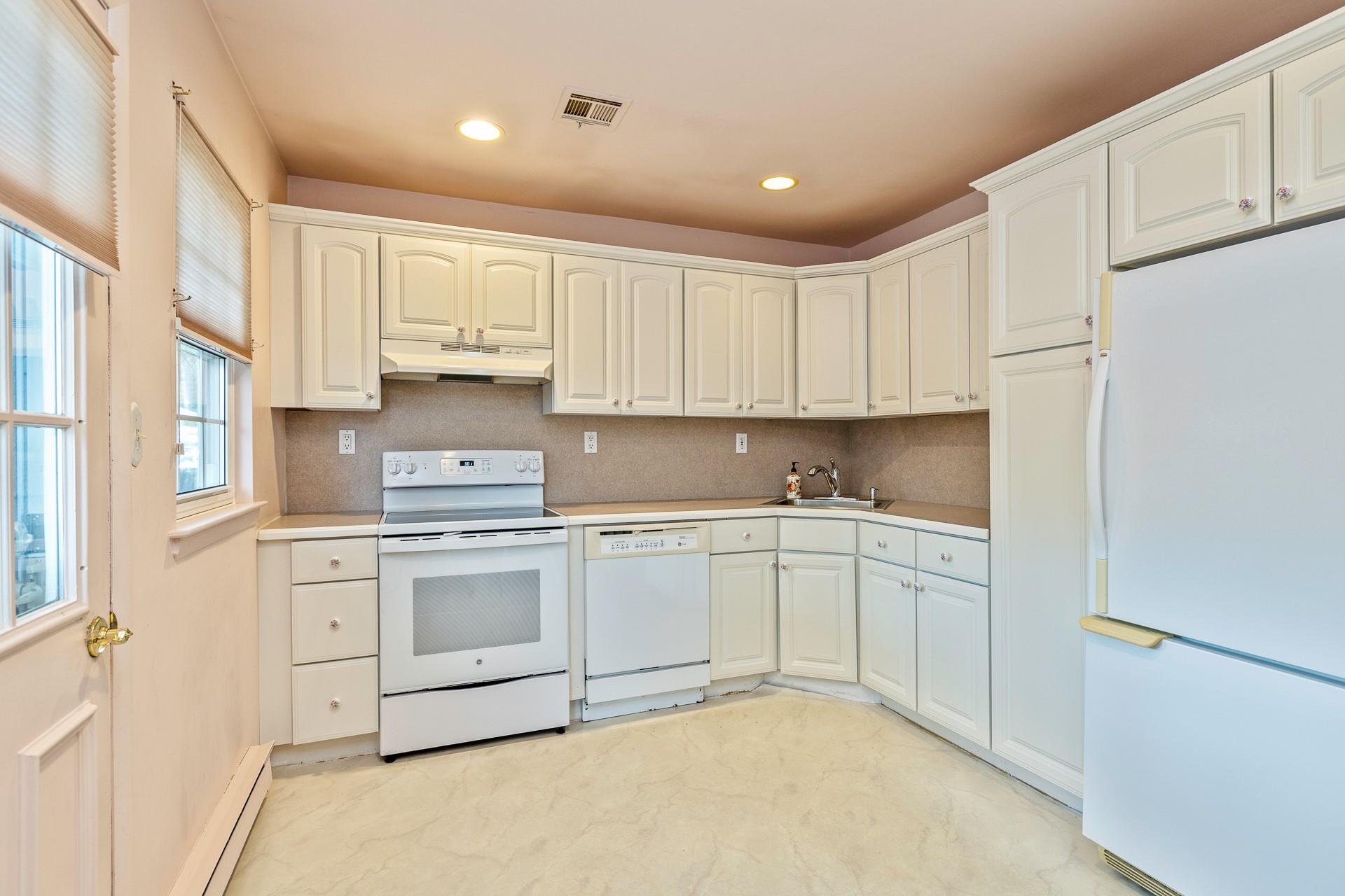 384 Woodbridge Drive Unit: B