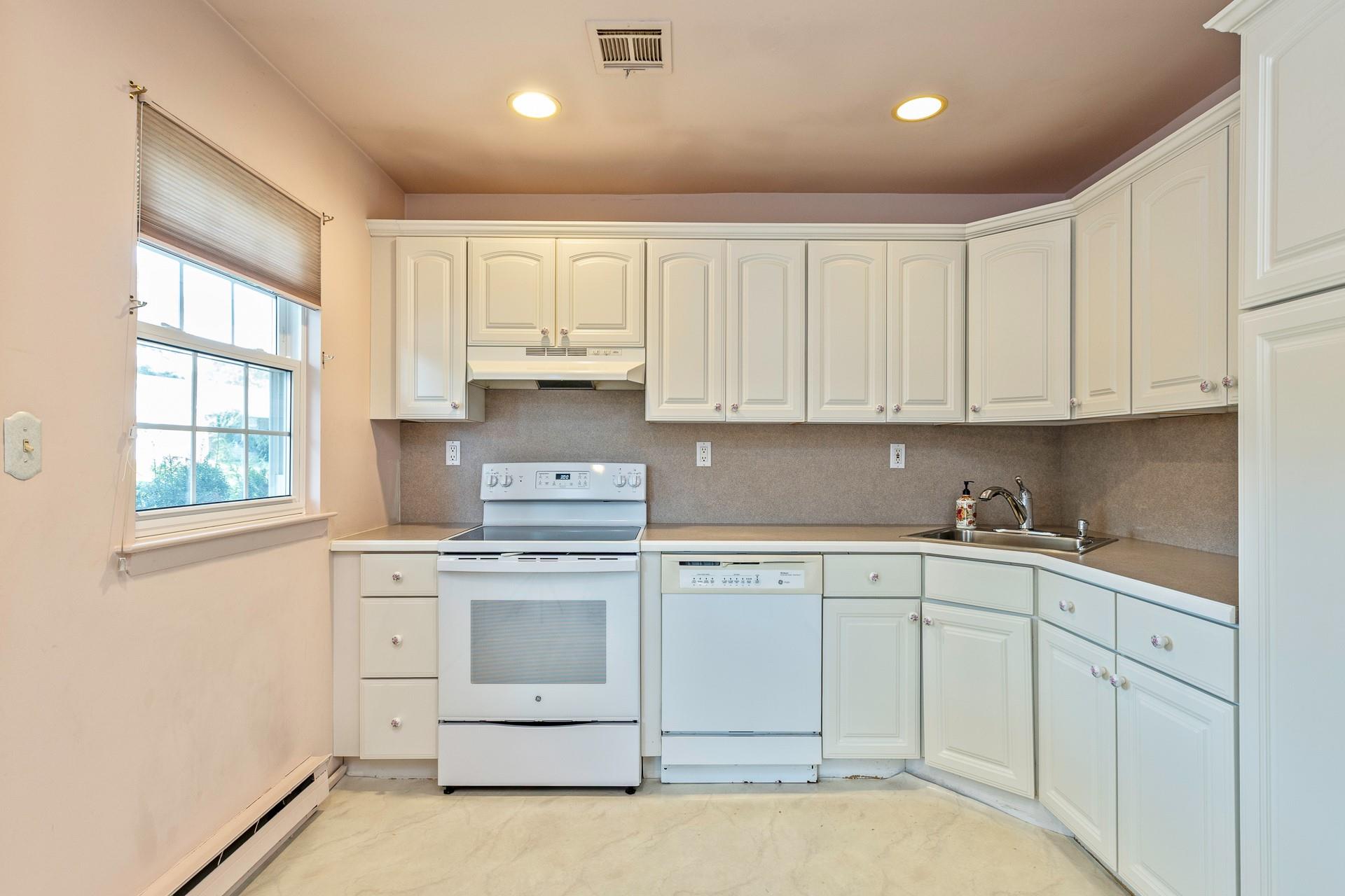 384 Woodbridge Drive Unit: B