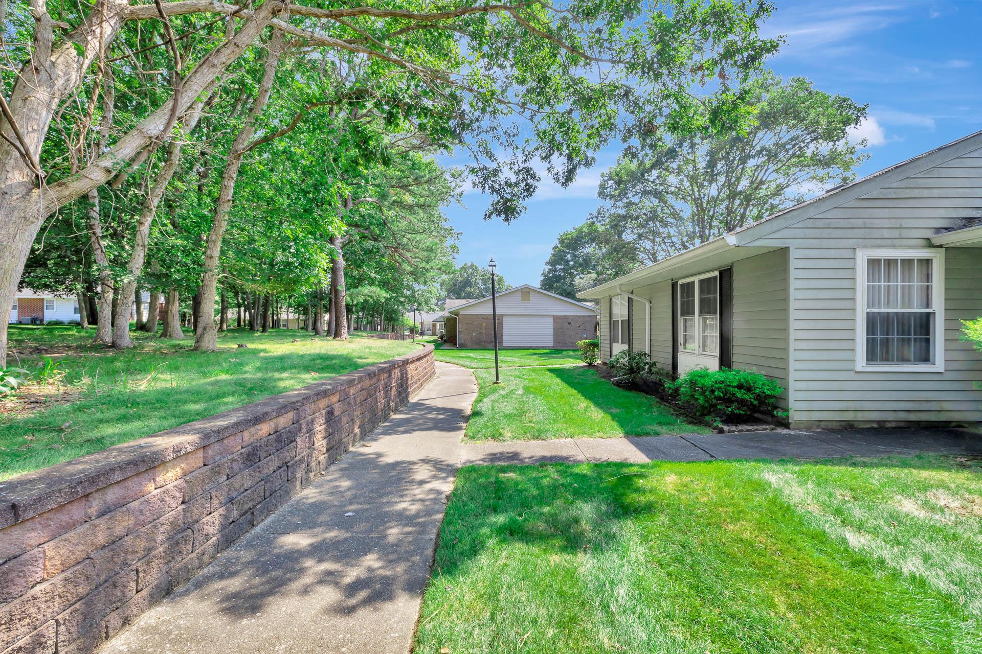 384 Woodbridge Drive Unit: B