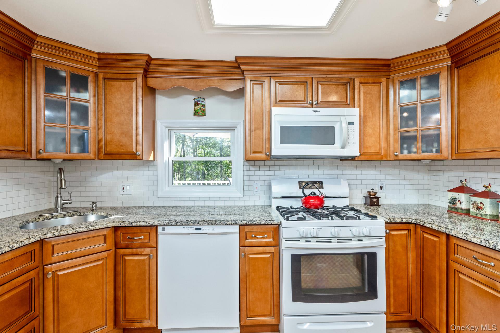 1407 Middle Road Unit: 83