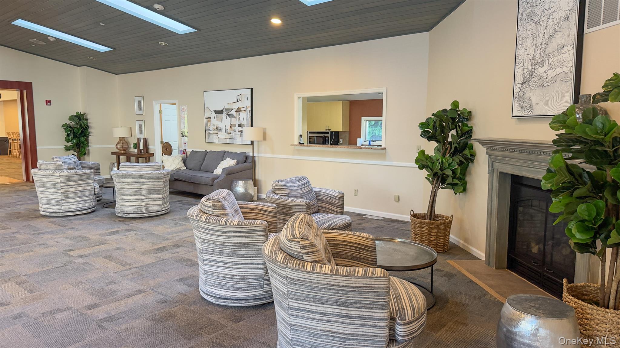 1407 Middle Road Unit: 83