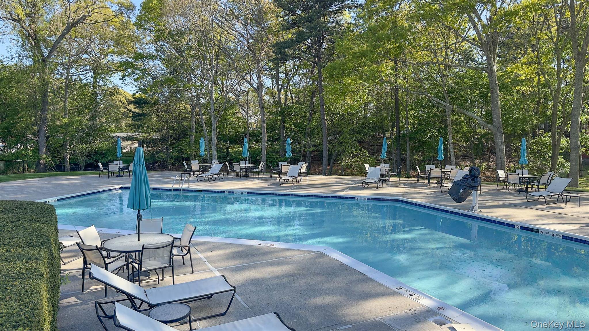 1407 Middle Road Unit: 83