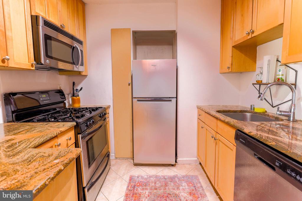 429 N ST SW Unit: S-201