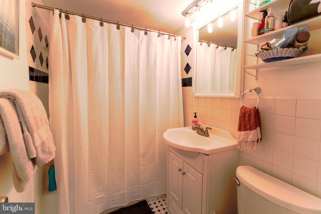 429 N ST SW Unit: S-201