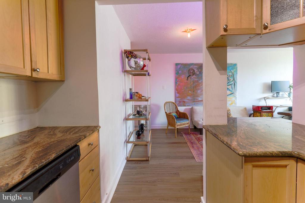 429 N ST SW Unit: S-201
