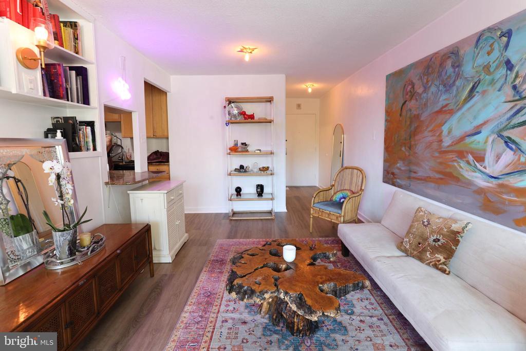 429 N ST SW Unit: S-201