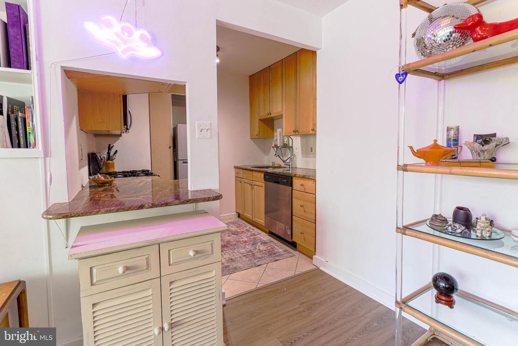 429 N ST SW Unit: S-201