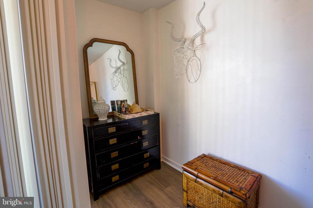 429 N ST SW Unit: S-201