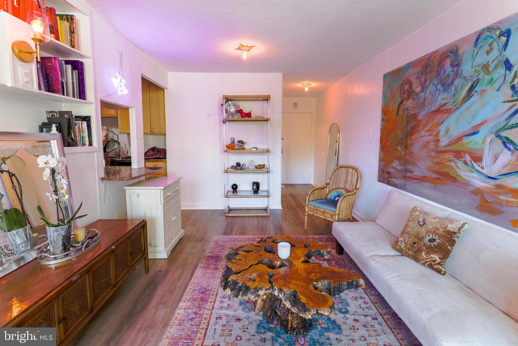 429 N ST SW Unit: S-201