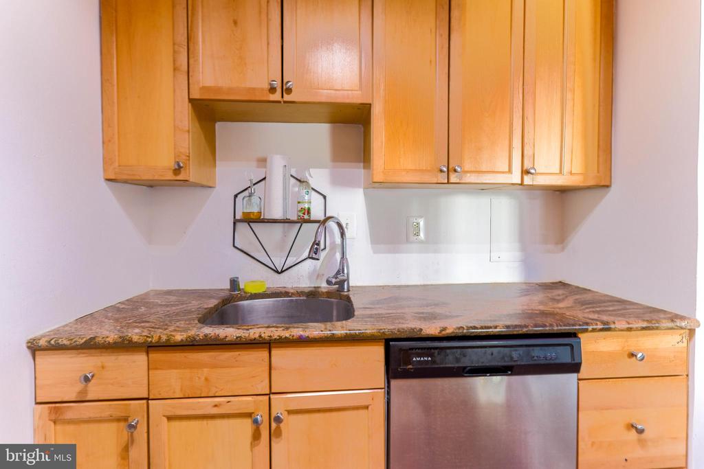 429 N ST SW Unit: S-201