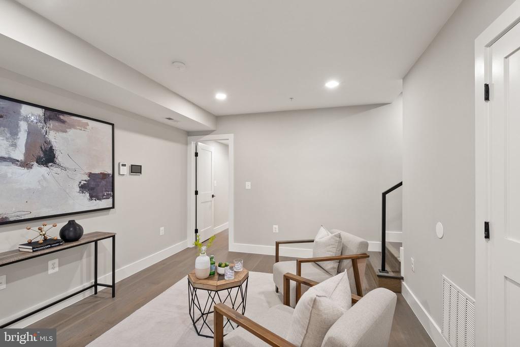 1513 A STREET NE Unit: 1