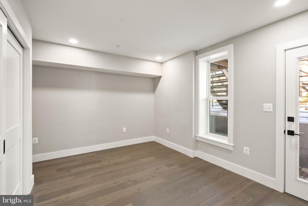 1513 A STREET NE Unit: 1