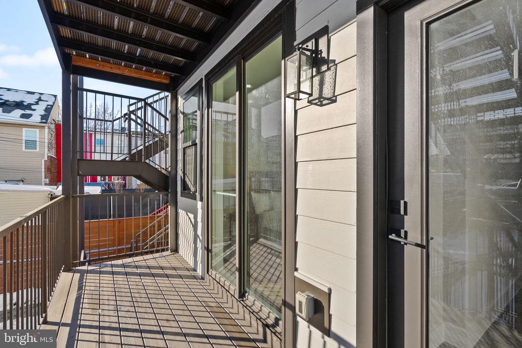 1513 A STREET NE Unit: 1