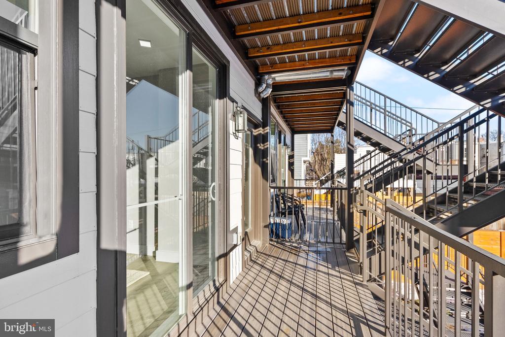 1513 A STREET NE Unit: 1
