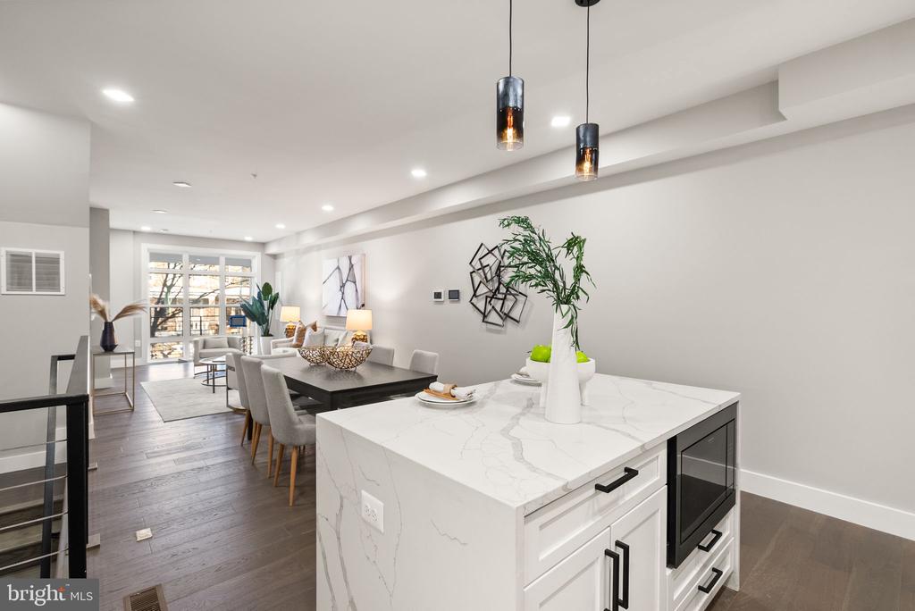 1513 A STREET NE Unit: 1