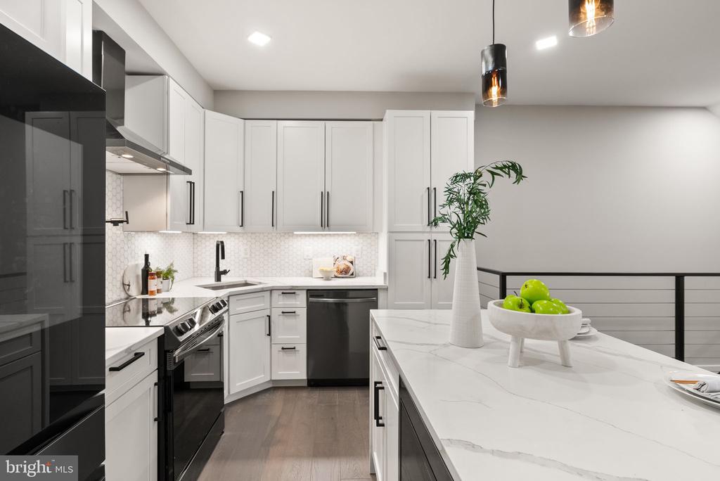 1513 A STREET NE Unit: 1