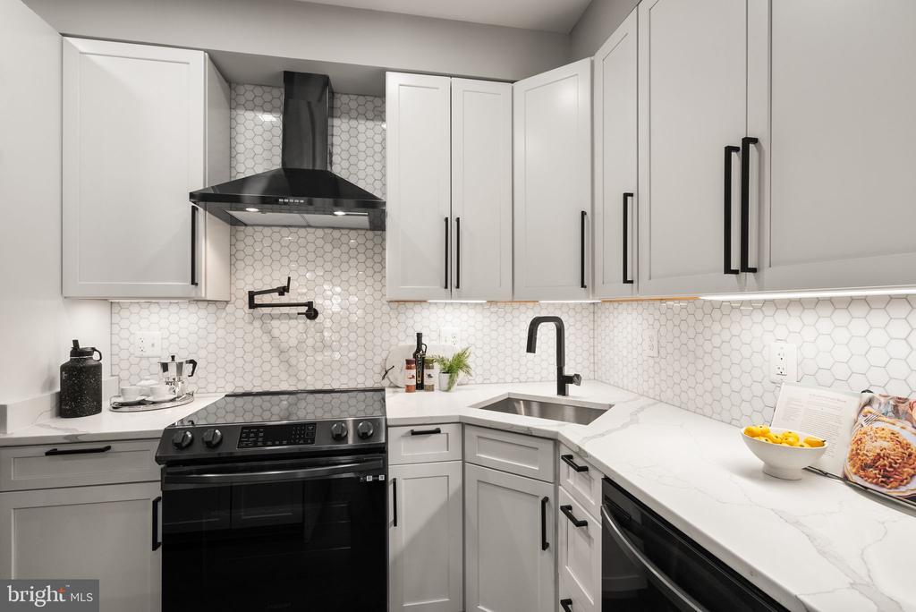 1513 A STREET NE Unit: 1