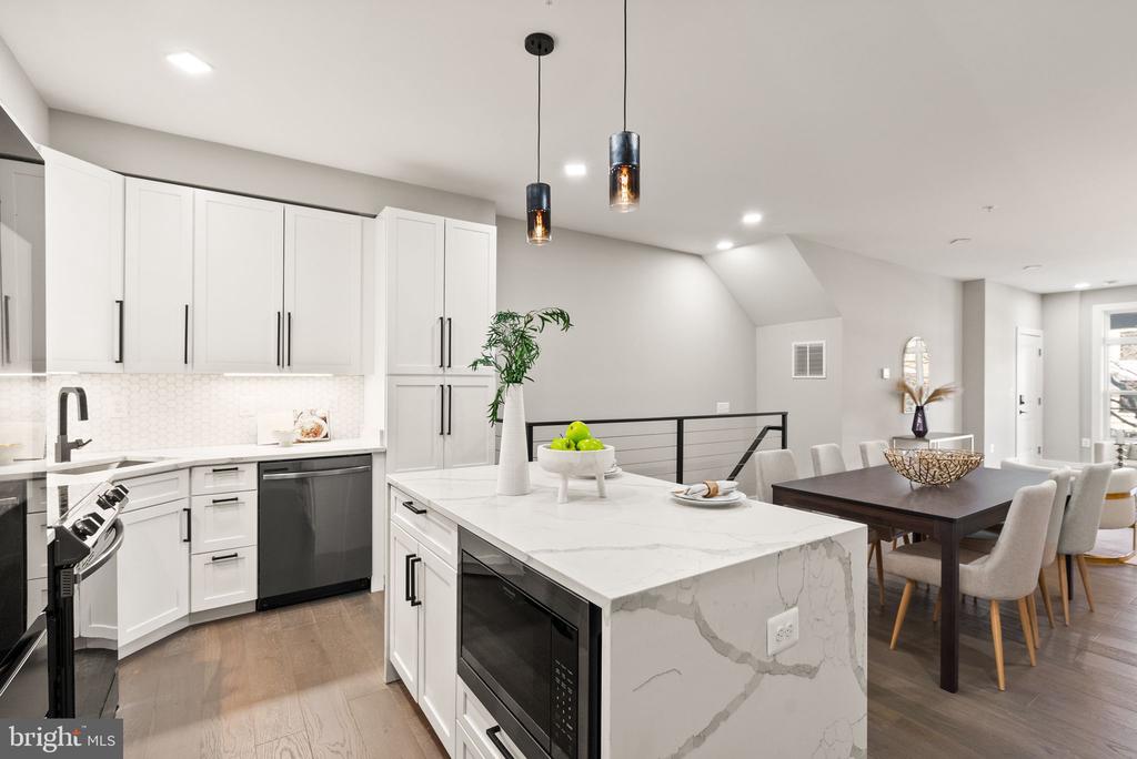 1513 A STREET NE Unit: 1