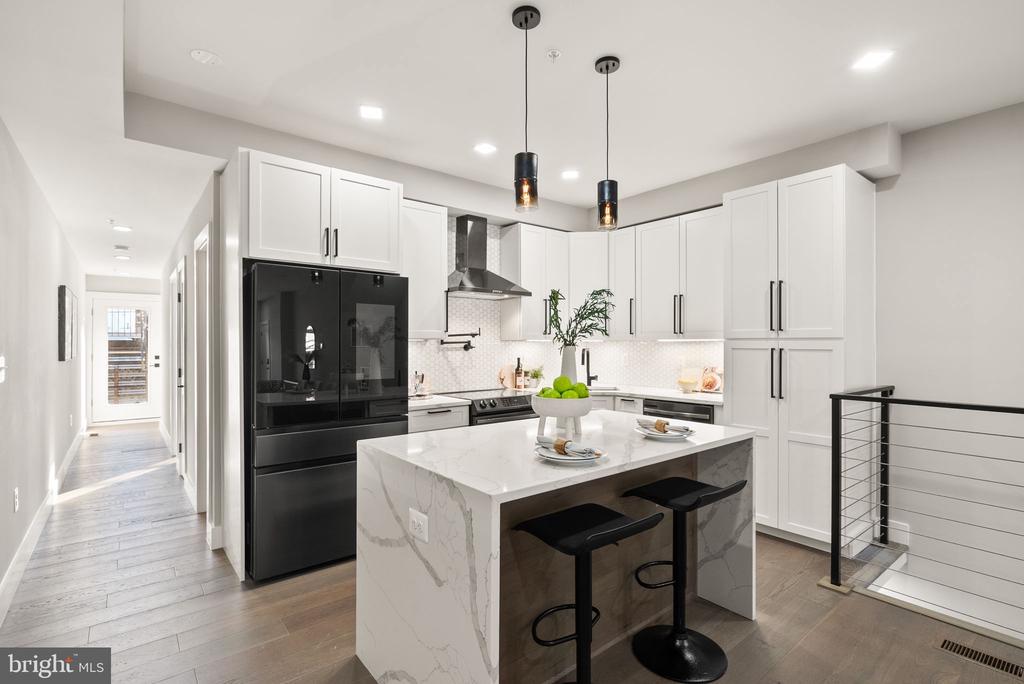 1513 A STREET NE Unit: 1