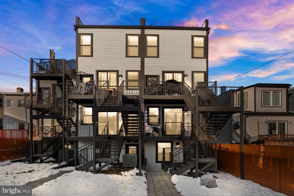 1513 A STREET NE Unit: 1