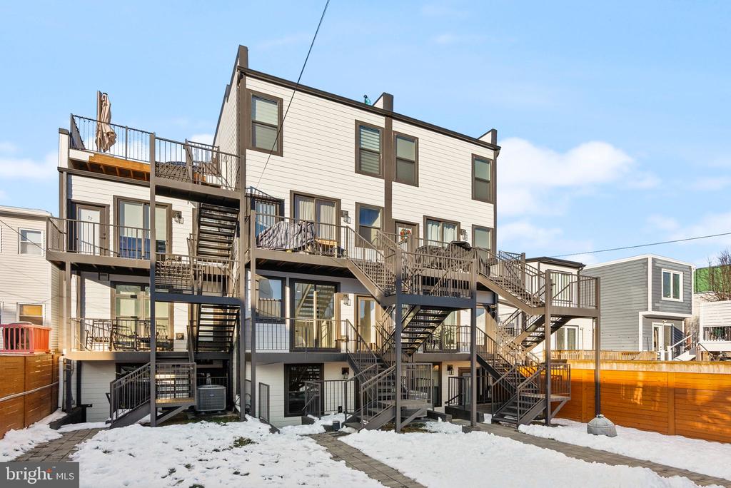 1513 A STREET NE Unit: 1