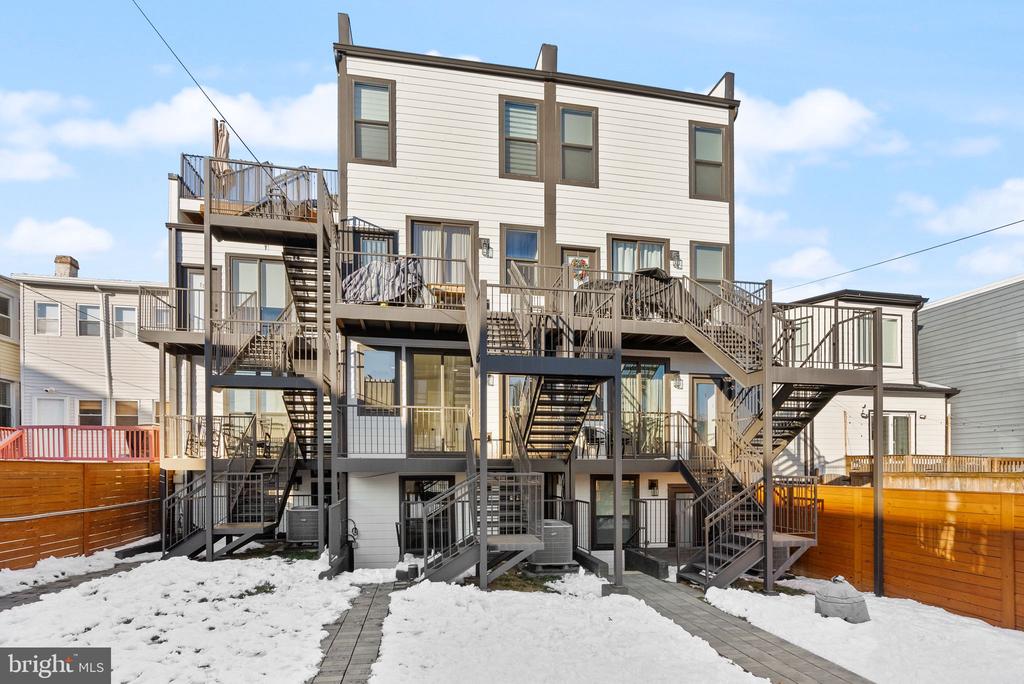 1513 A STREET NE Unit: 1