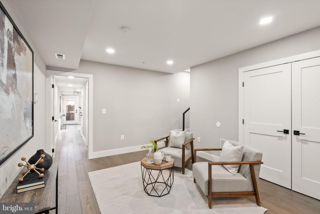 1513 A STREET NE Unit: 1