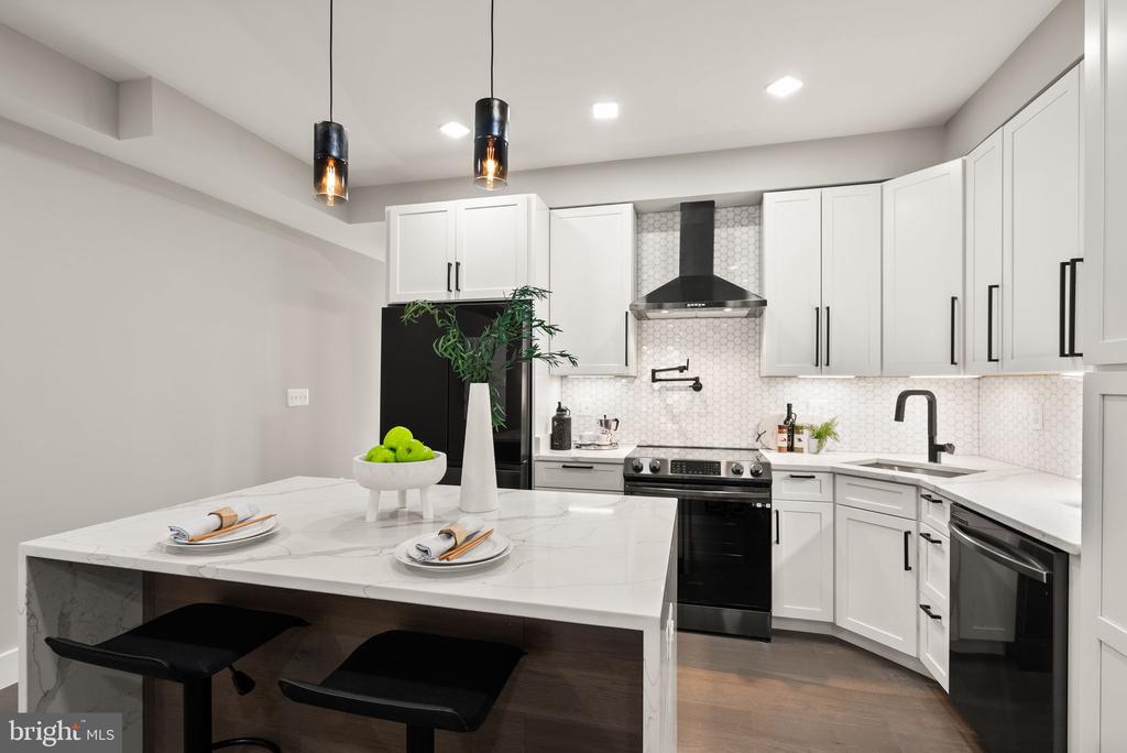 1513 A STREET NE Unit: 1