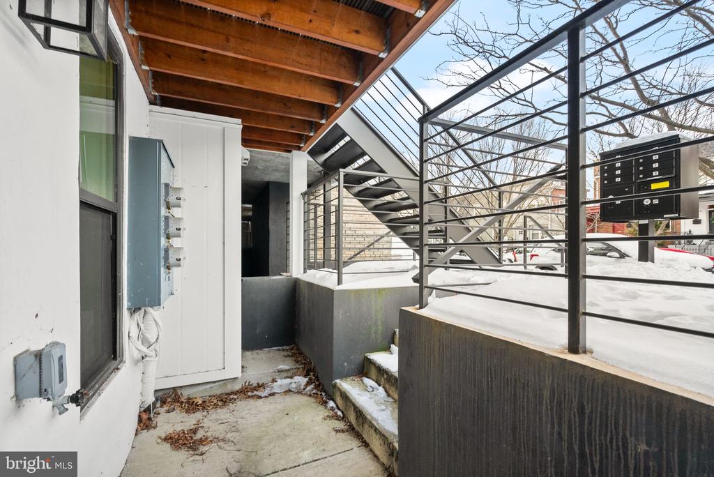 1513 A STREET NE Unit: 1