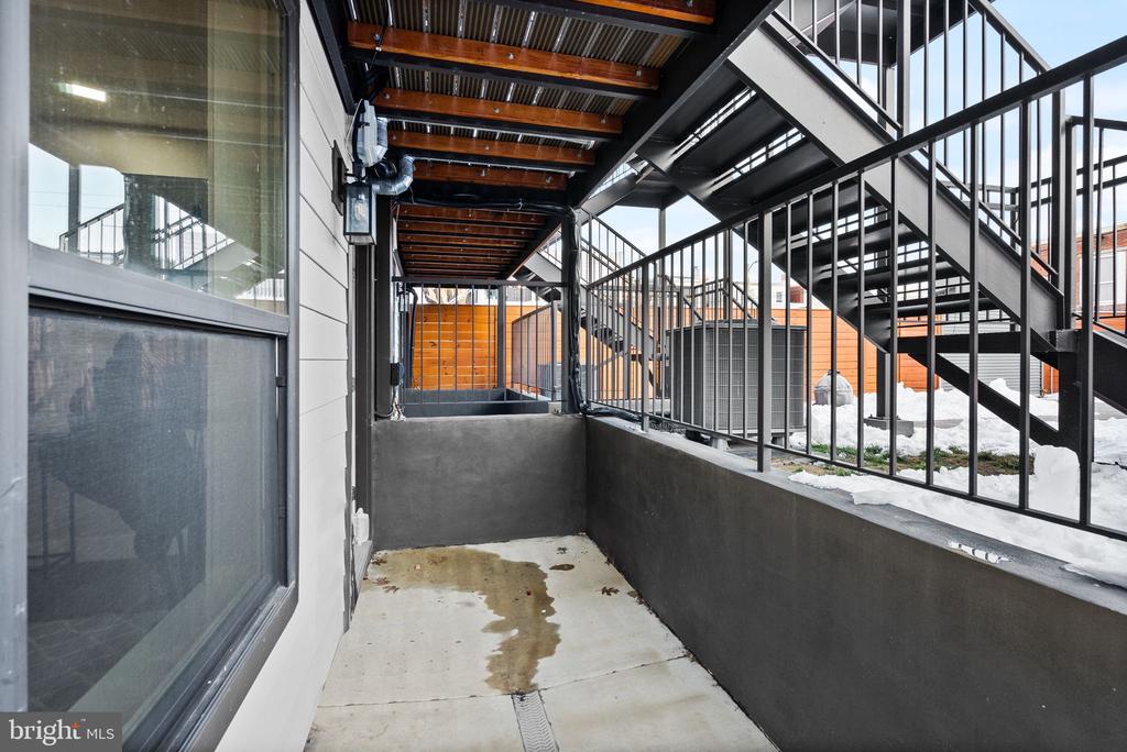 1513 A STREET NE Unit: 1