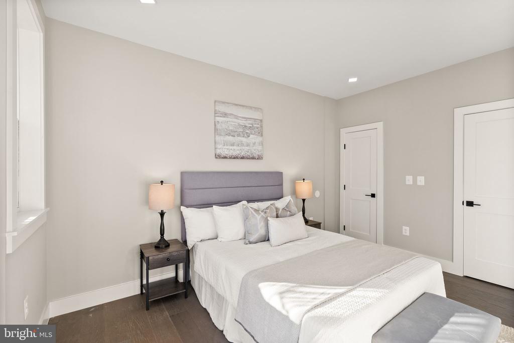 1513 A STREET NE Unit: 1