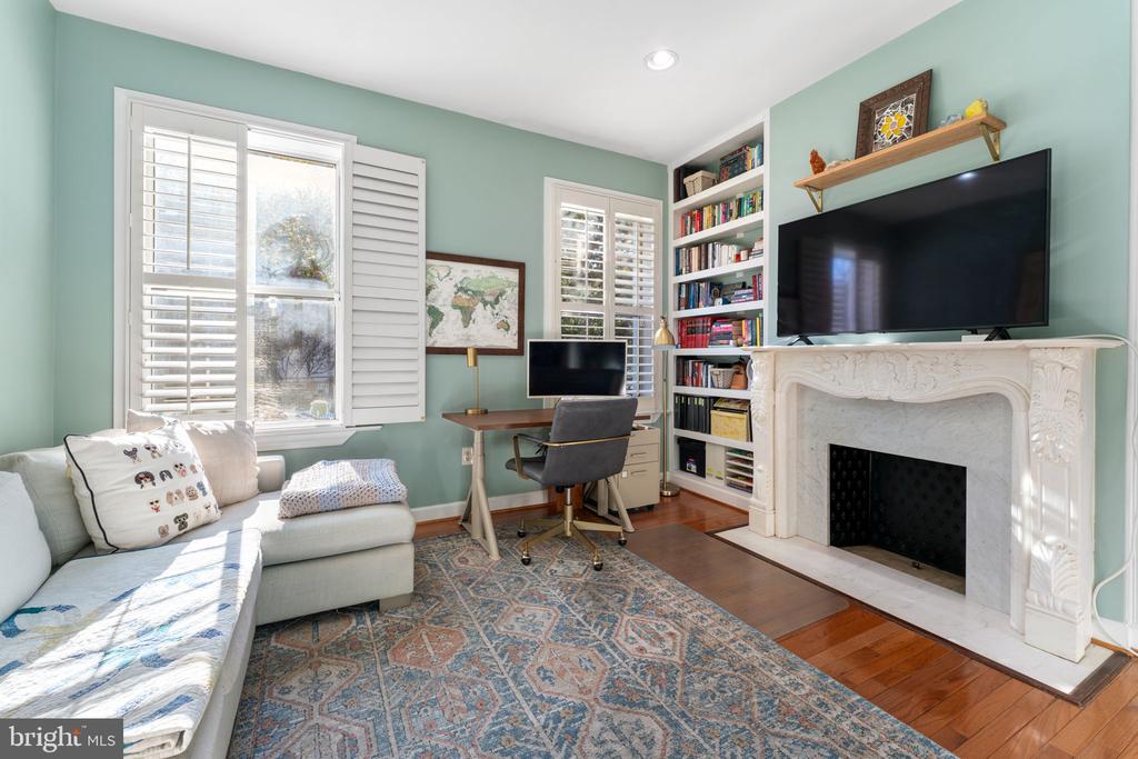 1523 PARK ROAD NW Unit: 102