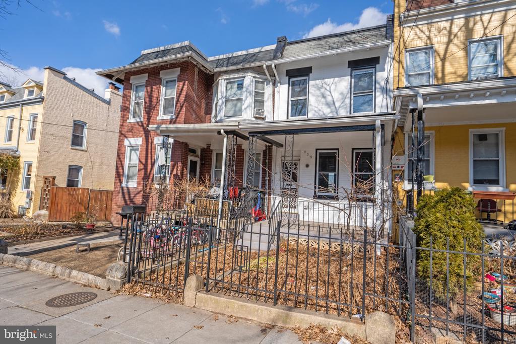 939 SHEPHERD STREET NW