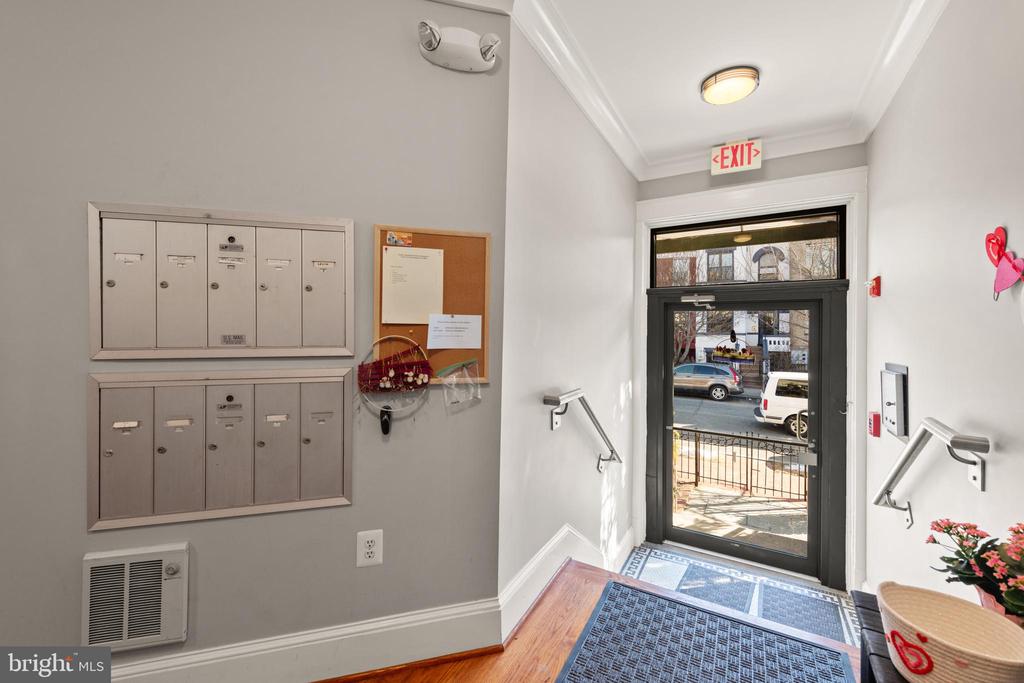 1718 1ST STREET NW Unit: 3