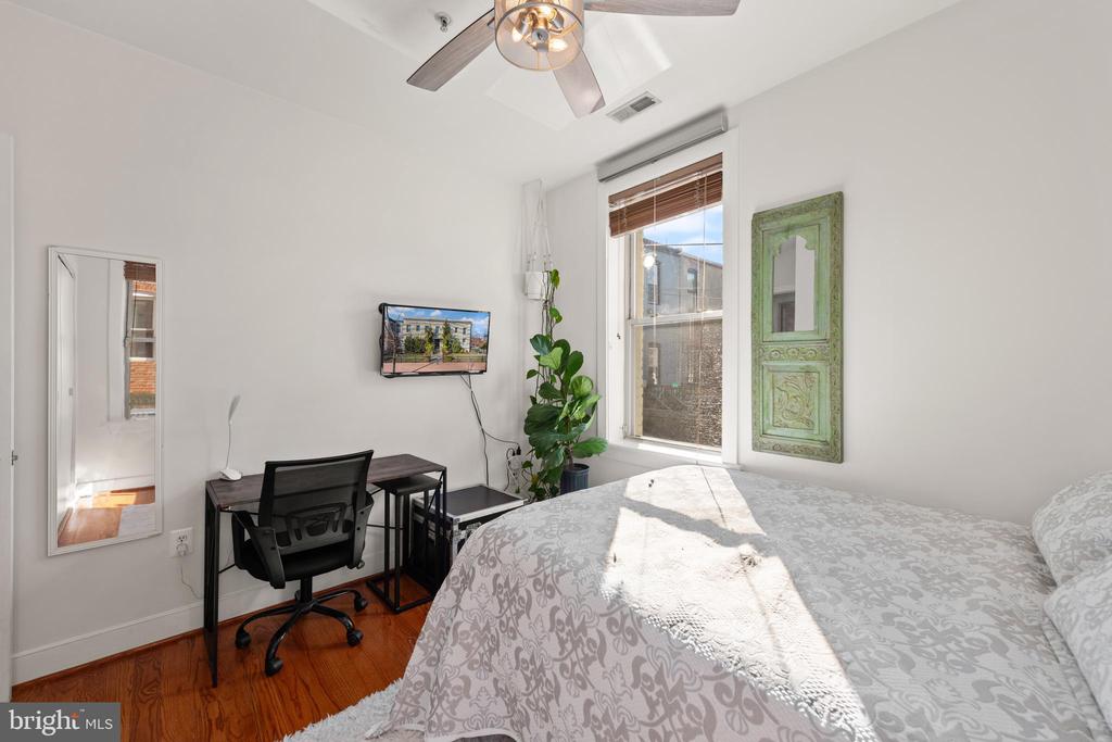 1718 1ST STREET NW Unit: 3