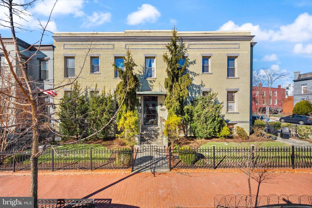 1718 1ST STREET NW Unit: 3
