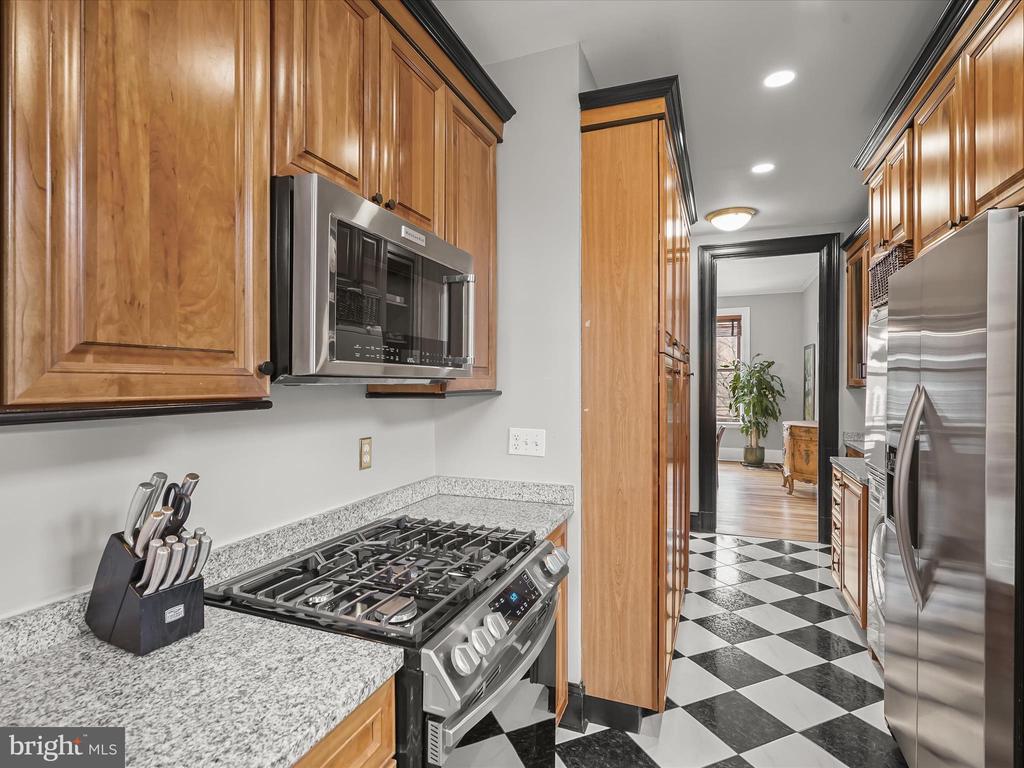 2220 20TH STREET NW Unit: 46