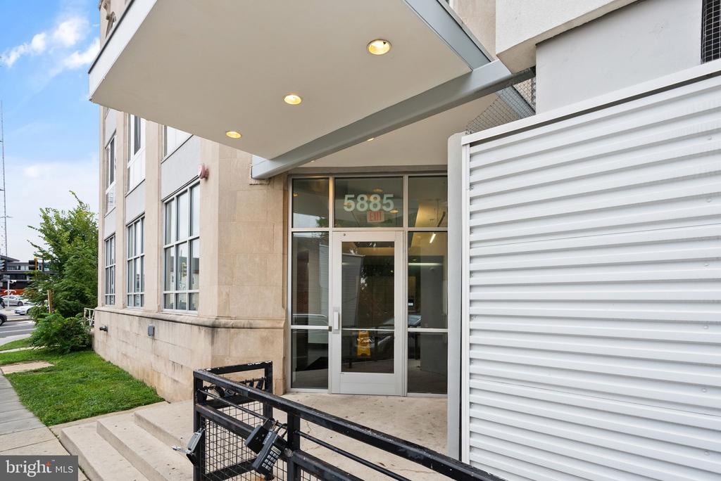 5885 COLORADO AVENUE NW Unit: 203