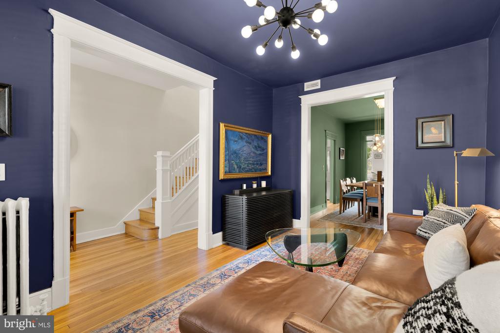 1109 7TH STREET NE