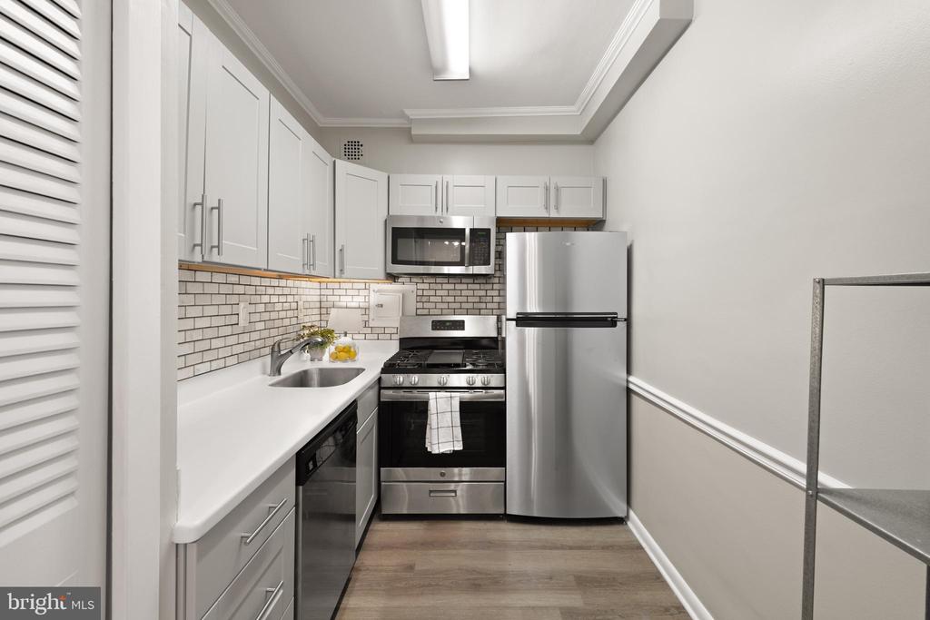 522 21ST STREET NW Unit: 210