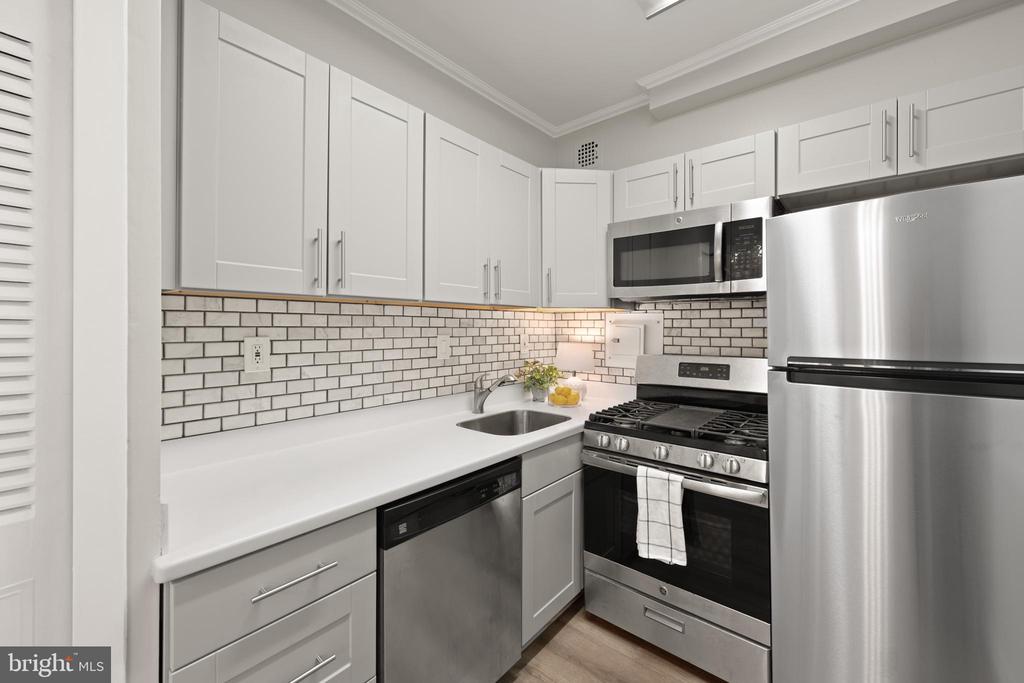 522 21ST STREET NW Unit: 210